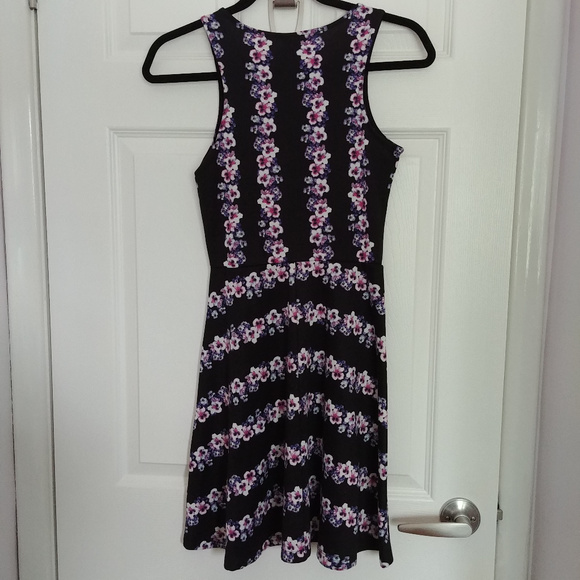H&M Black Floral A-Line Skater Dress Size XS - Picture 3 of 5